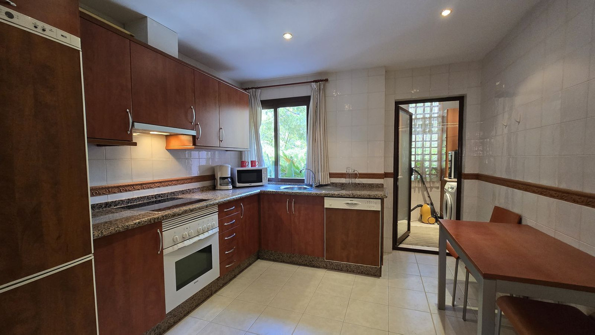 Appartement te koop in Puerto Banús | 2 slaapkamers H5407084