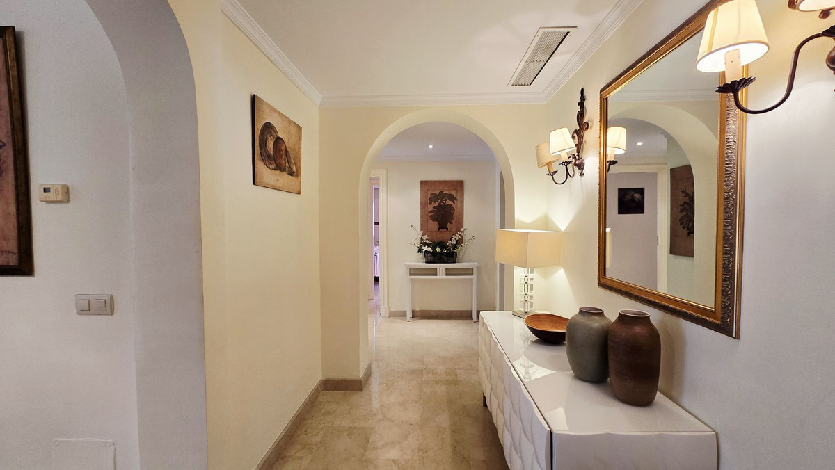 Appartement te koop in Puerto Banús | 2 slaapkamers H5407084