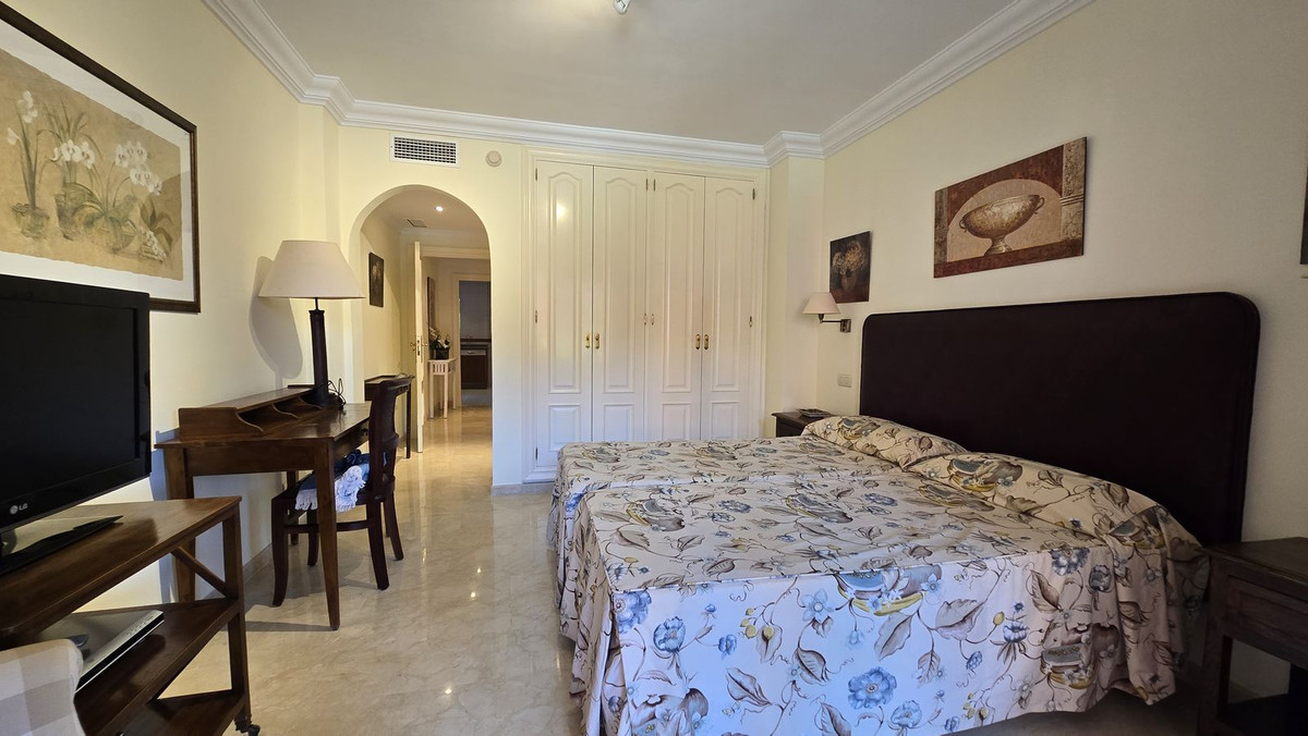Appartement te koop in Puerto Banús | 2 slaapkamers H5407084