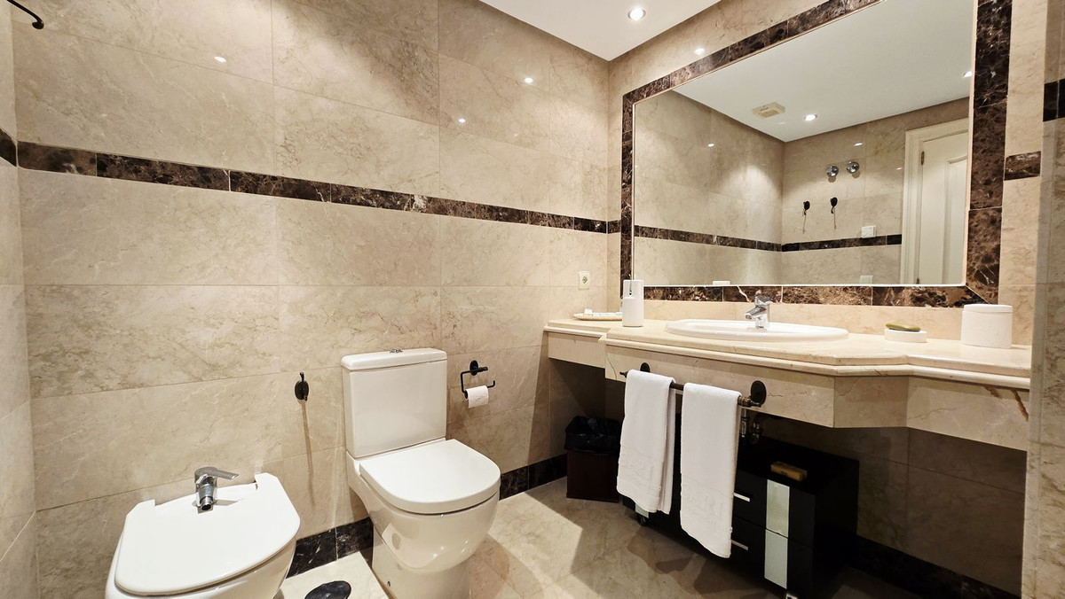 Appartement te koop in Puerto Banús | 2 slaapkamers H5407084