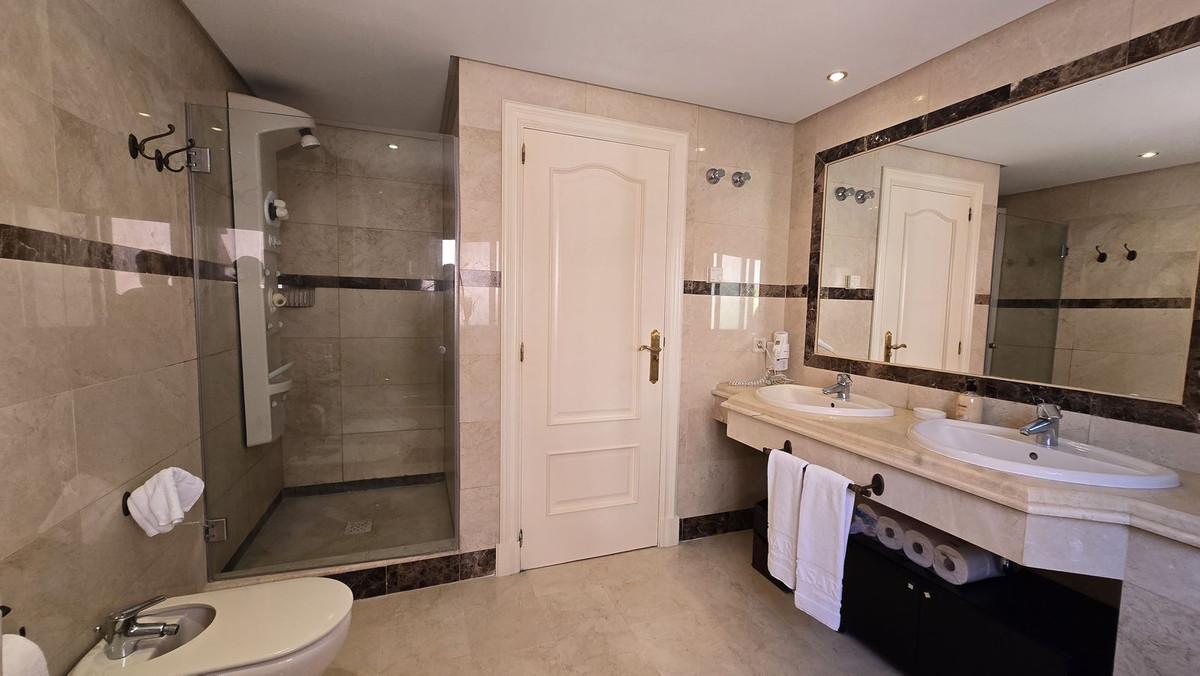 Appartement te koop in Puerto Banús | 2 slaapkamers H5407084