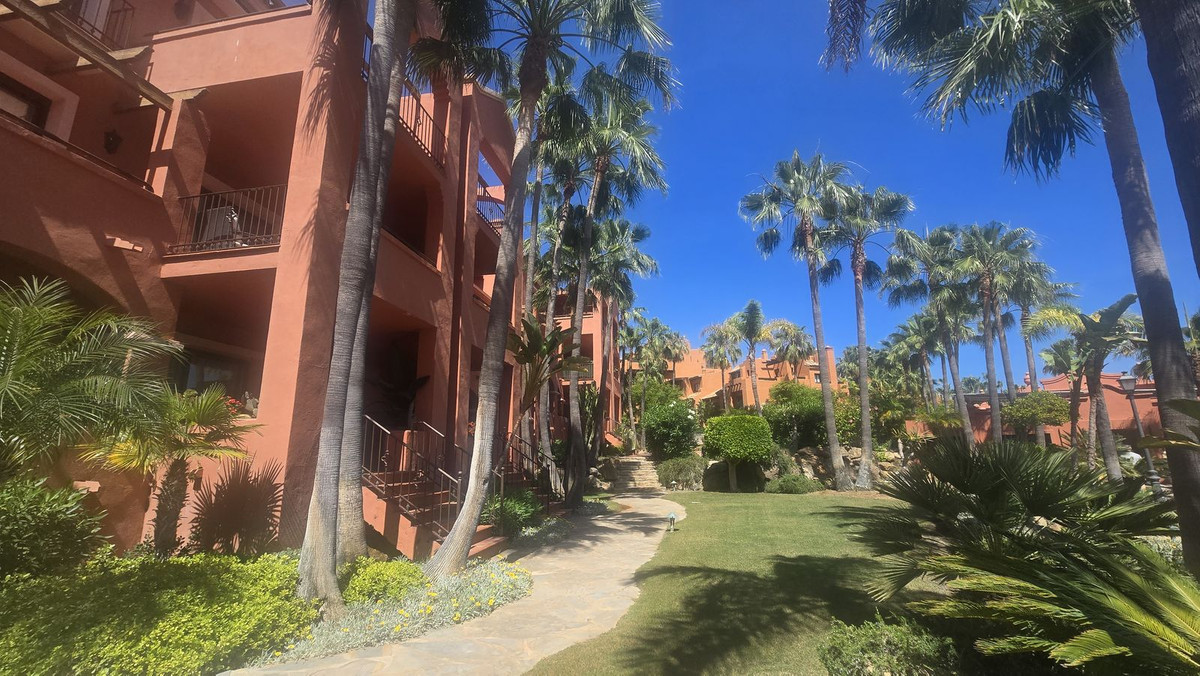Appartement te koop in Puerto Banús | 2 slaapkamers H5407084