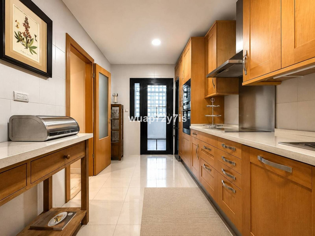 Appartement te koop in Puerto Banús | 2 slaapkamers H5407198
