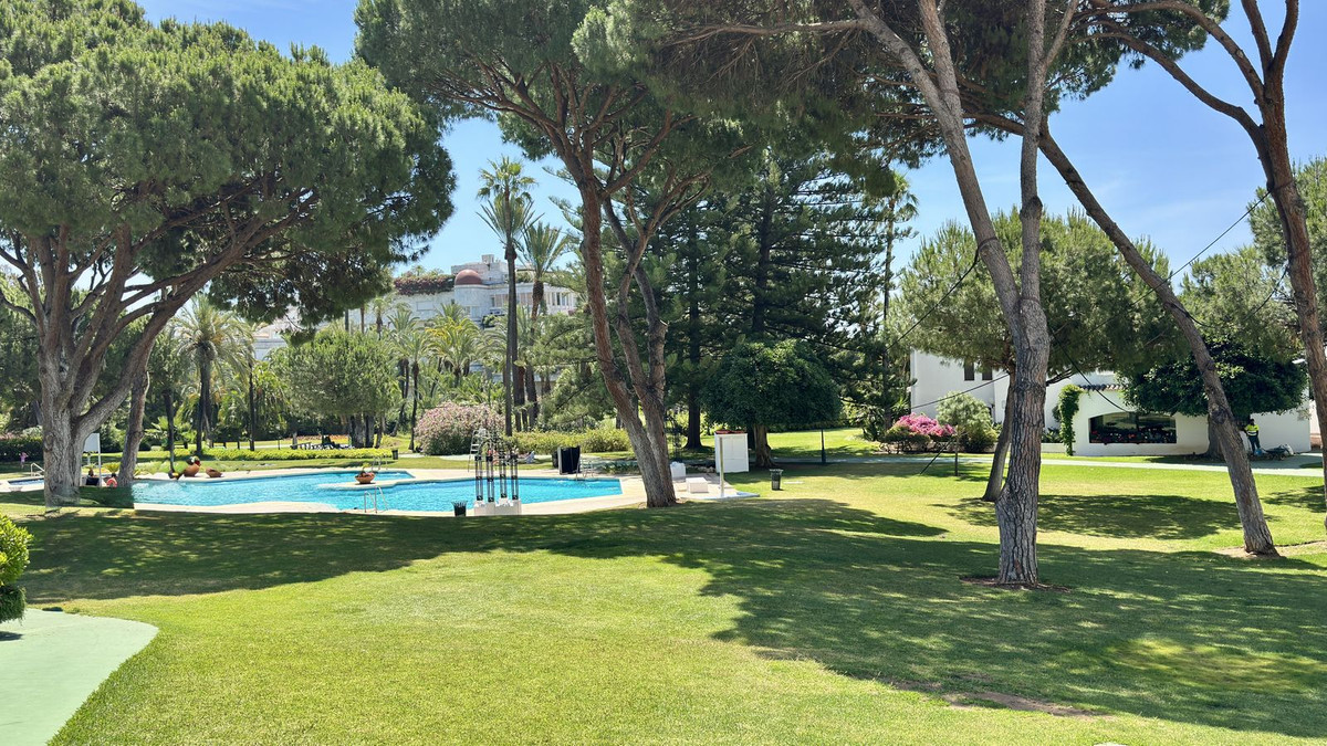 Appartement te koop in Puerto Banús | 2 slaapkamers H5407795
