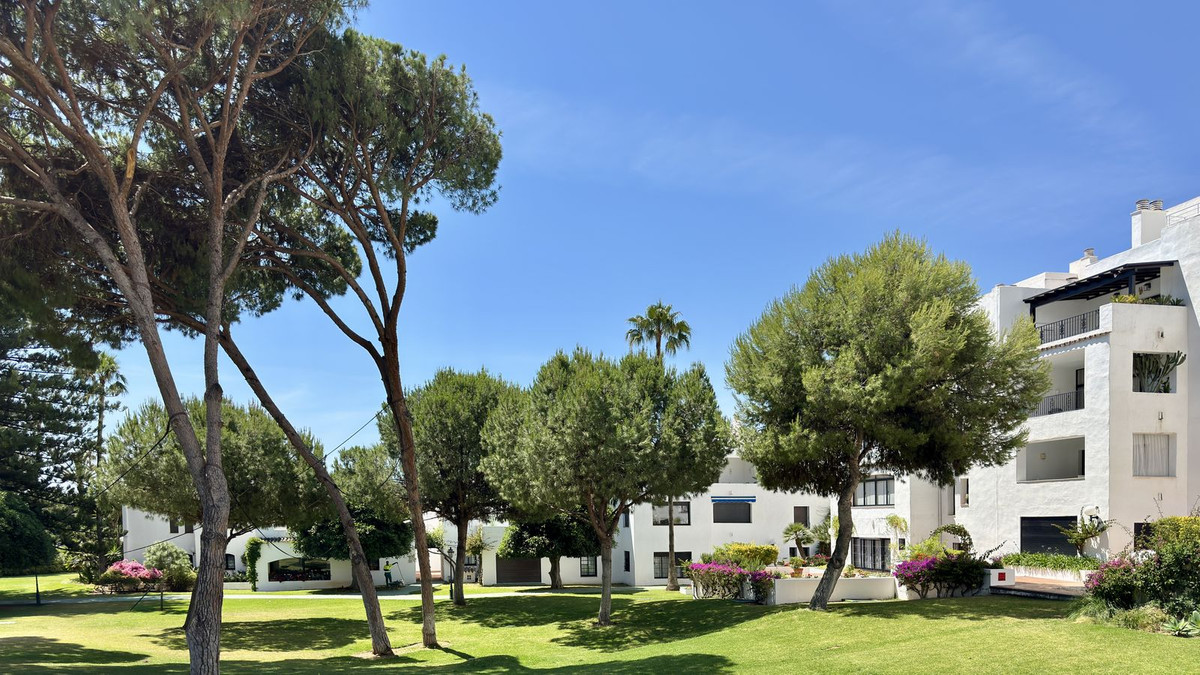Appartement te koop in Puerto Banús | 2 slaapkamers H5407795