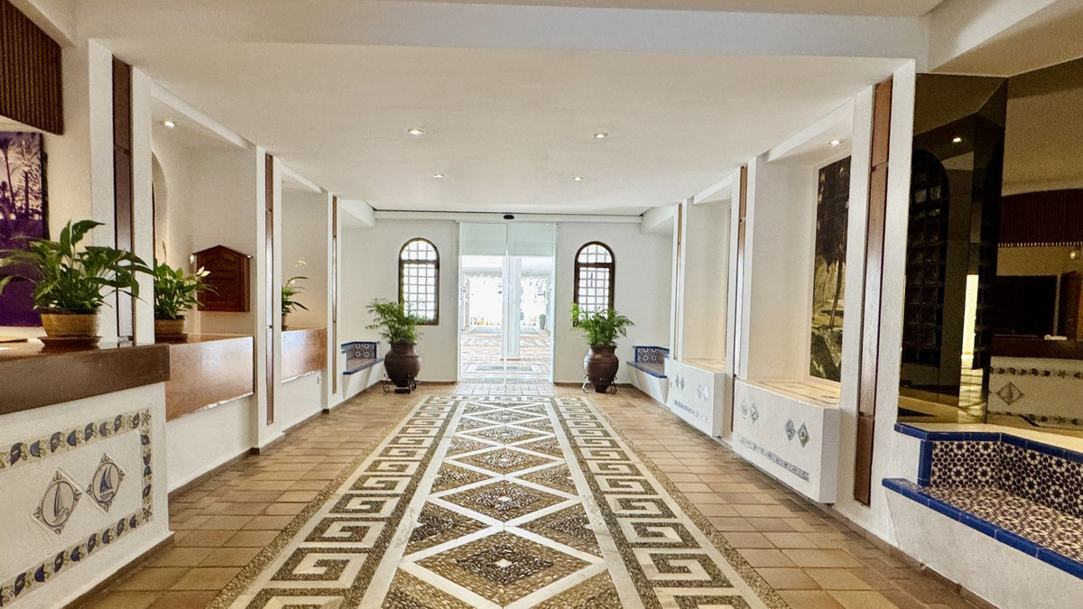 Appartement te koop in Puerto Banús | 2 slaapkamers H5407795