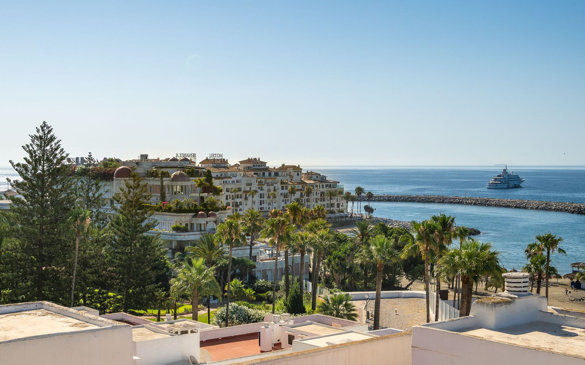 Appartement te koop in Puerto Banús | 2 slaapkamers H5427154