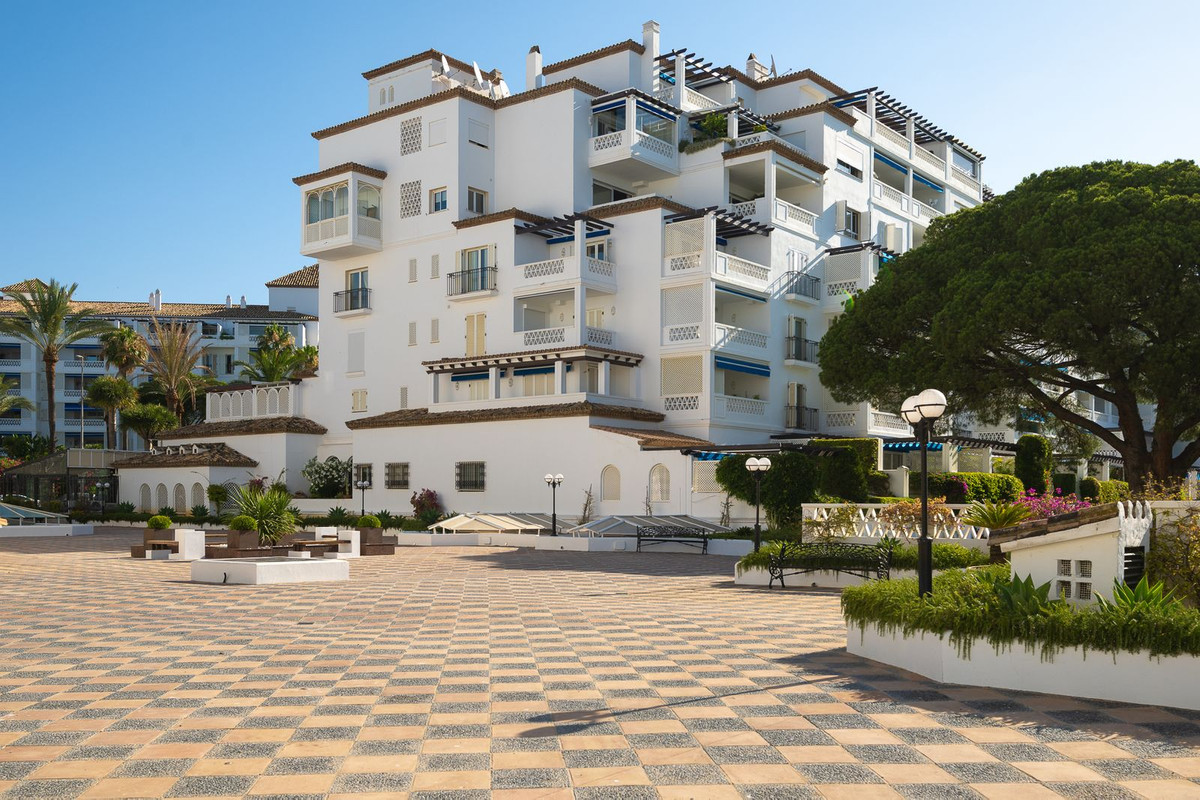 Appartement te koop in Puerto Banús | 2 slaapkamers H5427154