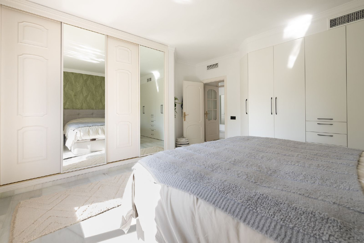 Appartement te koop in Puerto Banús | 2 slaapkamers H5427154