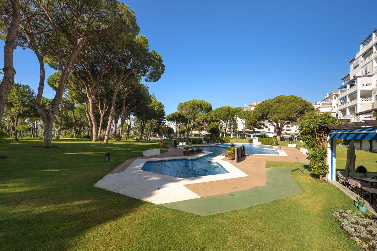 Appartement te koop in Puerto Banús | 2 slaapkamers H5427154
