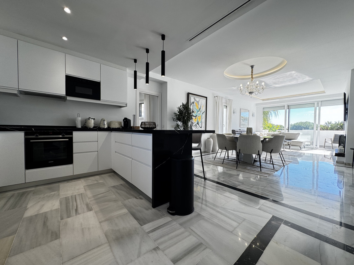 Appartement te koop in Puerto Banús | 4 slaapkamers H5432302