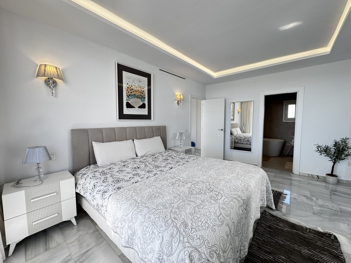 Appartement te koop in Puerto Banús | 4 slaapkamers H5432302