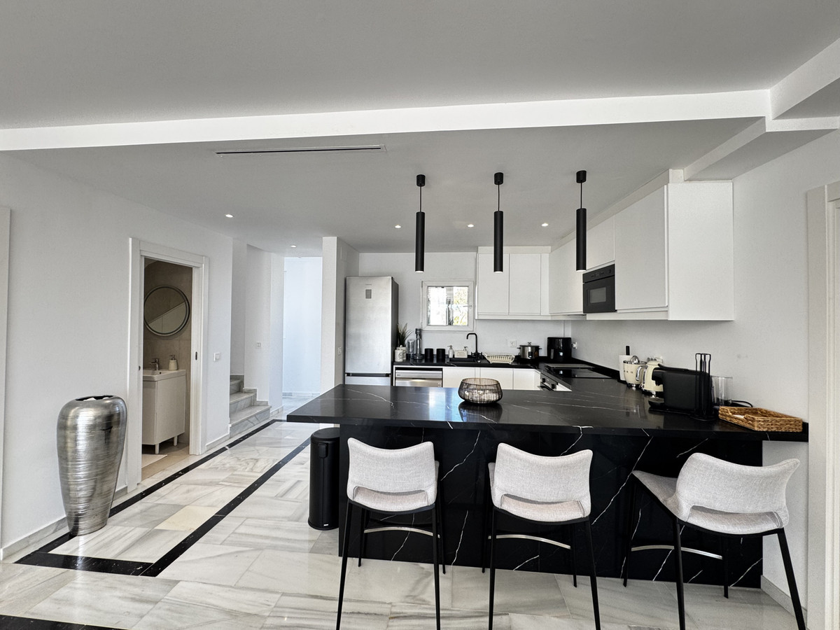 Appartement te koop in Puerto Banús | 4 slaapkamers H5432302