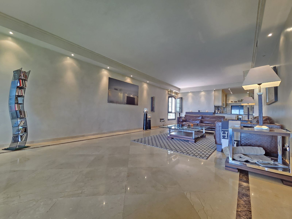 Appartement te koop in Puerto Banús | 2 slaapkamers H5450155
