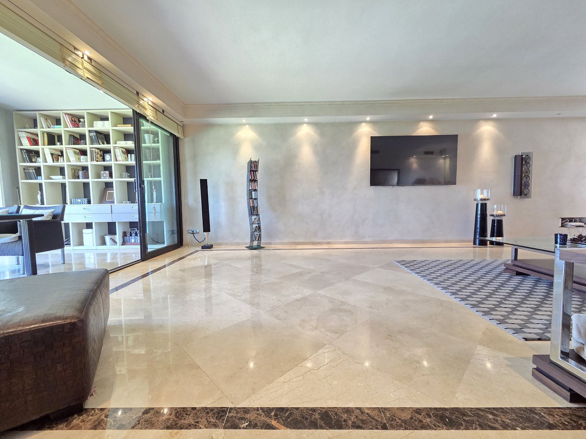 Appartement te koop in Puerto Banús | 2 slaapkamers H5450155