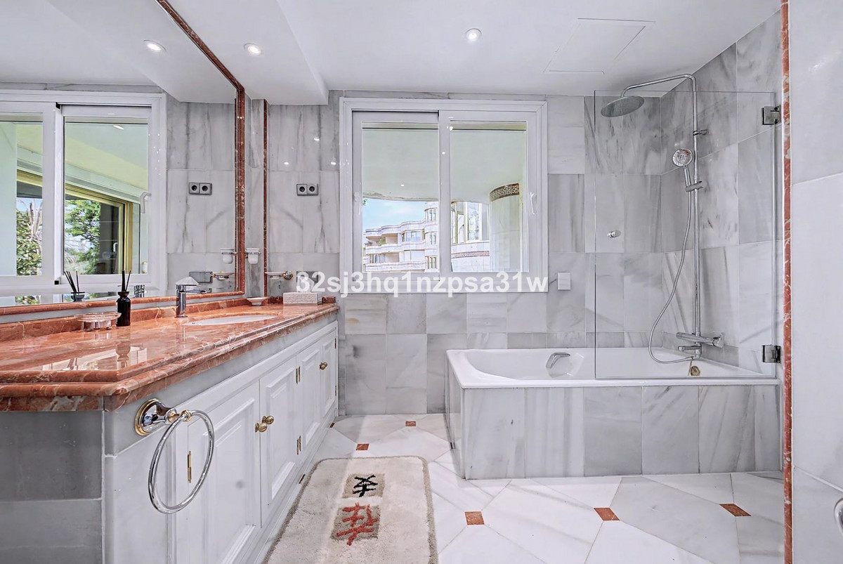 Huis te koop in Puerto Banús | 6 slaapkamers H5460934