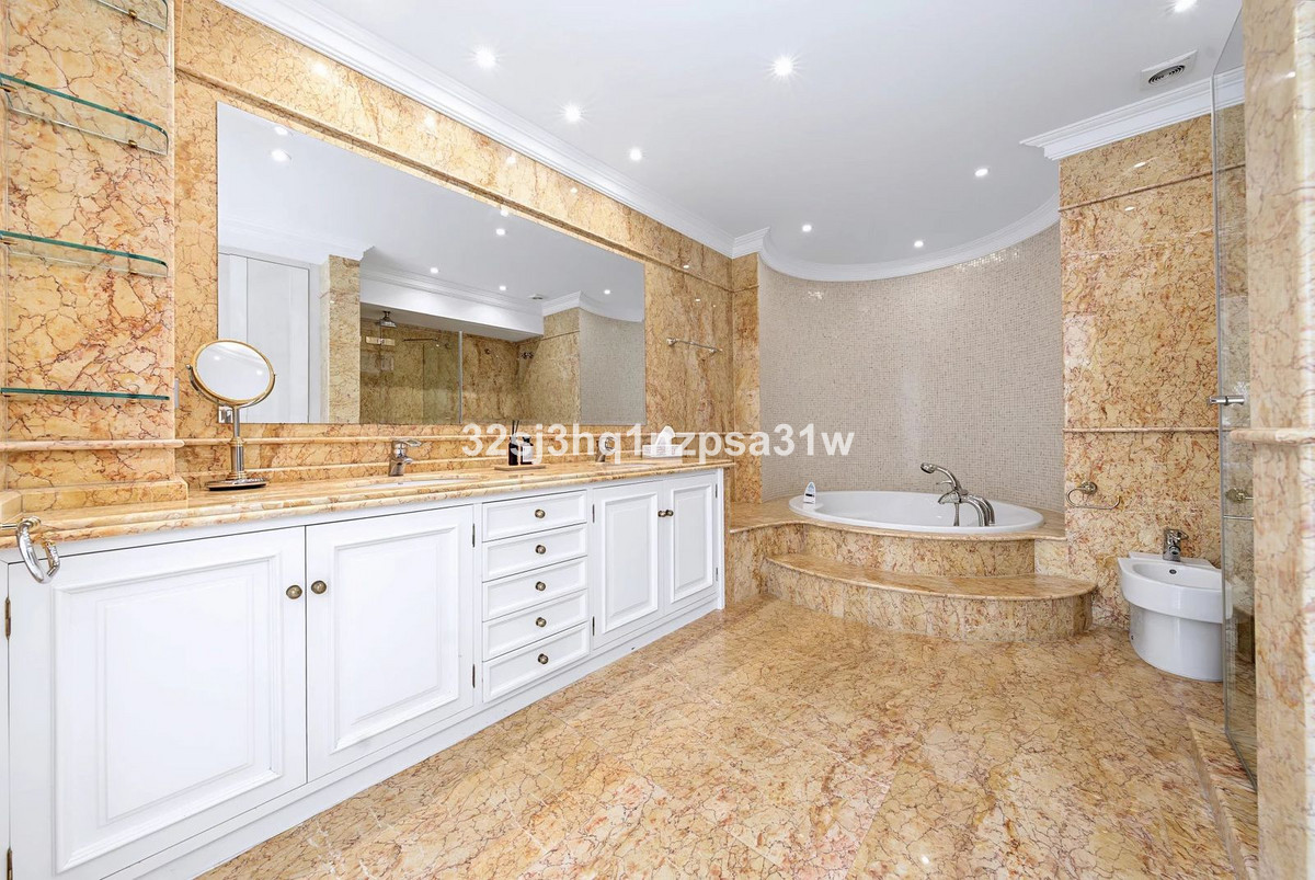Huis te koop in Puerto Banús | 6 slaapkamers H5460934