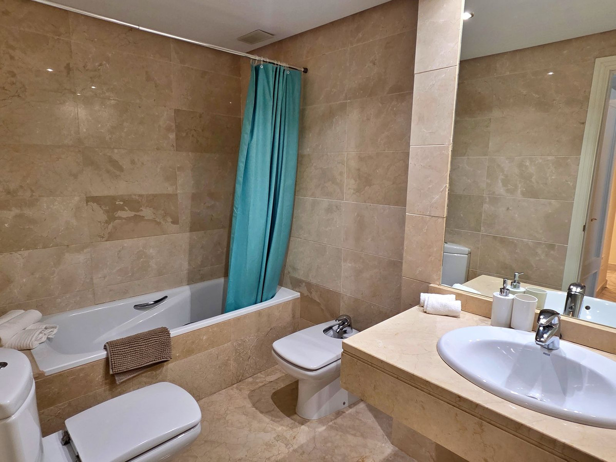 Appartement te koop in Puerto Banús | 2 slaapkamers H5462899