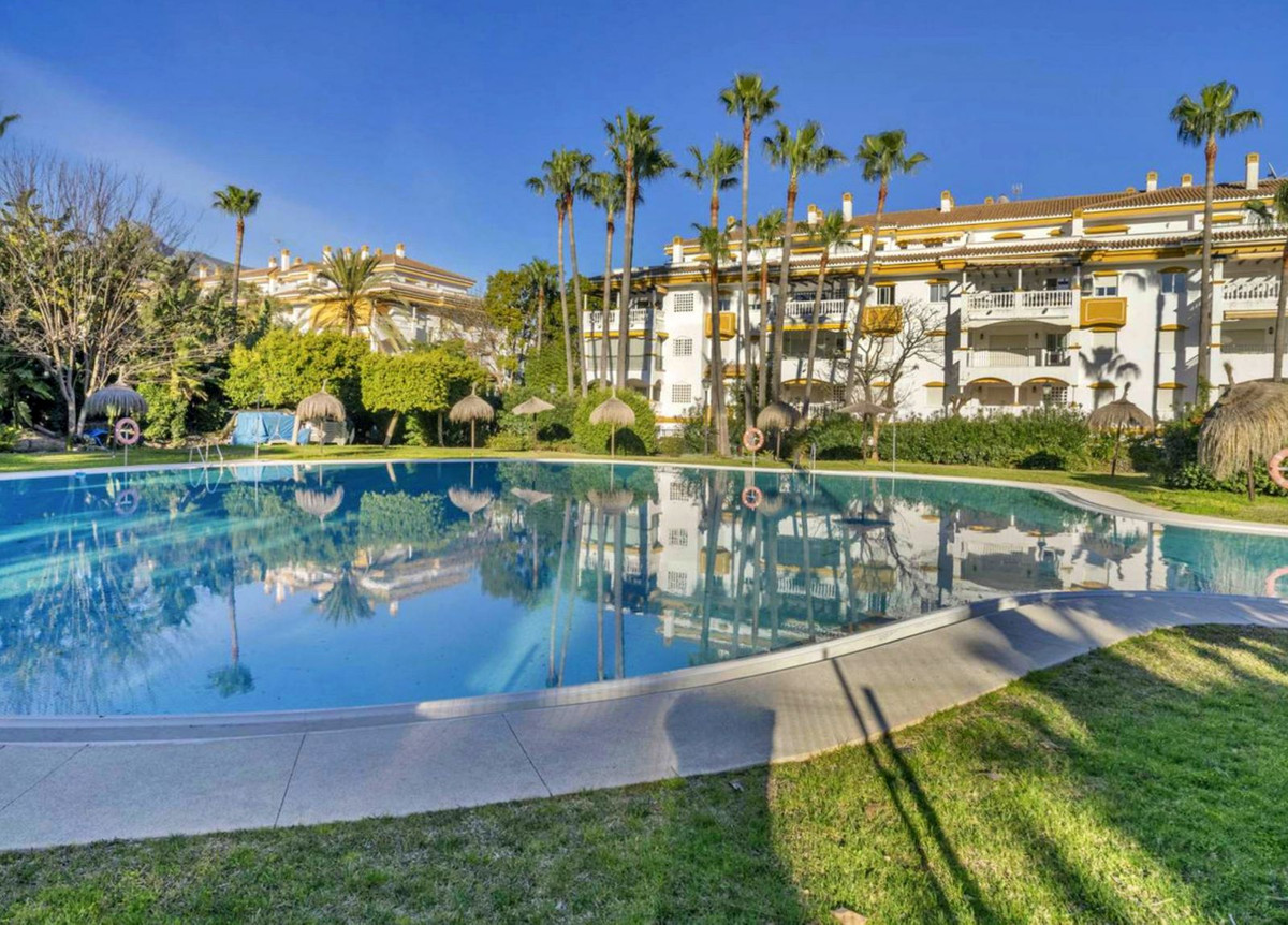 Appartement te koop in Puerto Banús | 2 slaapkamers H5462899