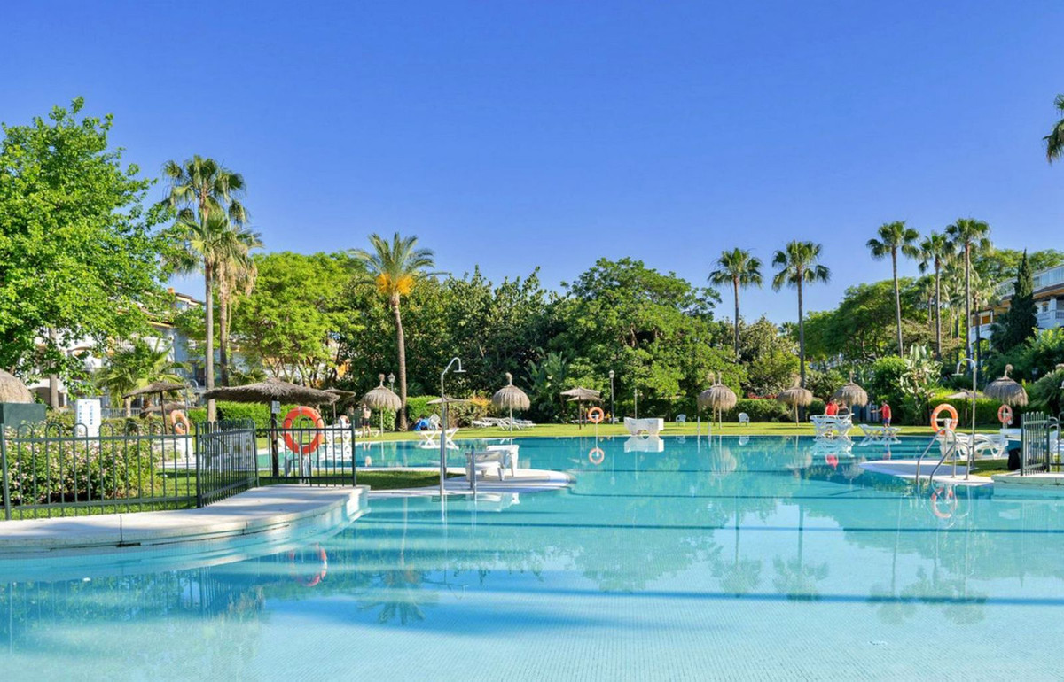 Appartement te koop in Puerto Banús | 2 slaapkamers H5462899