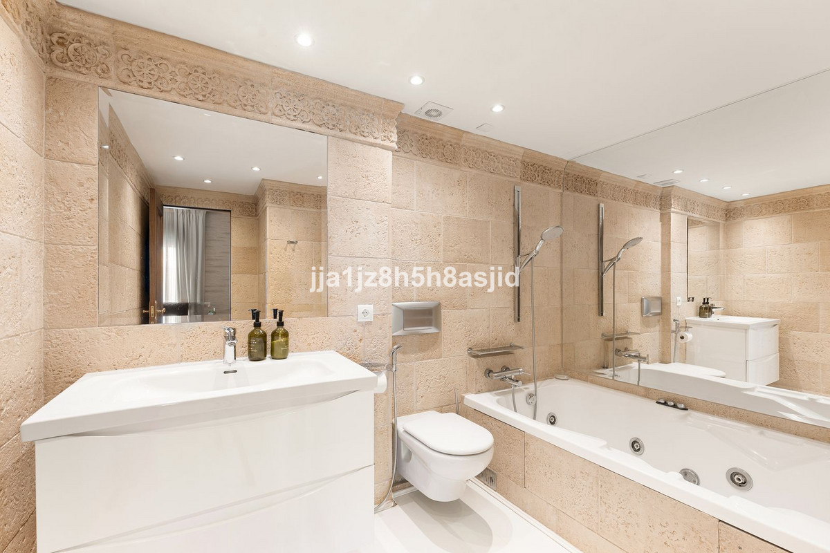 Huis te koop in Puerto Banús | 2 slaapkamers H5464111