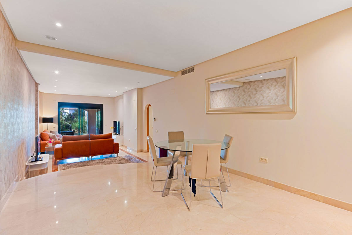 Appartement te koop in Puerto Banús | 2 slaapkamers H5475976