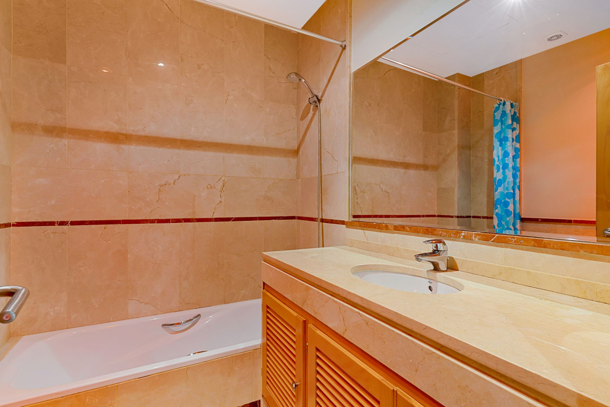 Appartement te koop in Puerto Banús | 2 slaapkamers H5475976