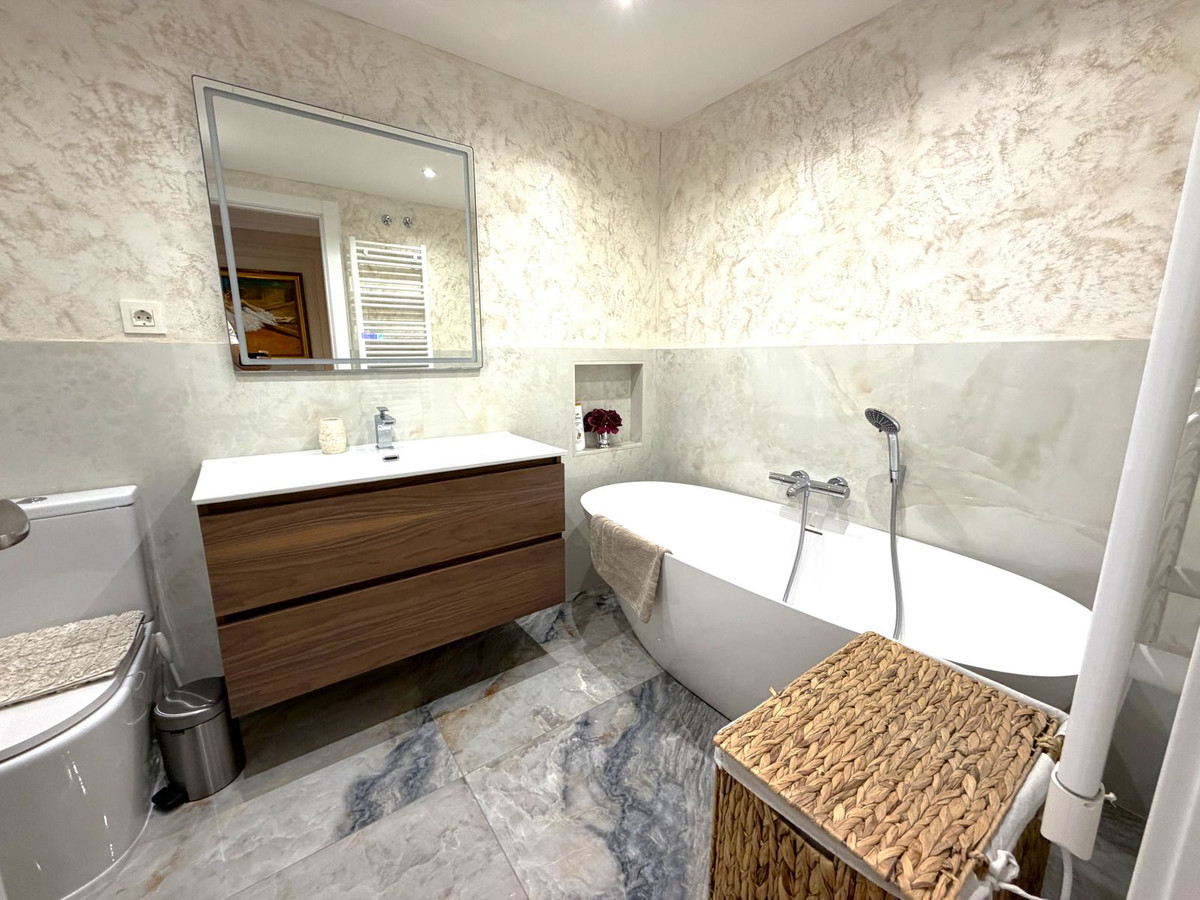 Appartement te koop in Puerto Banús | 2 slaapkamers H5477956