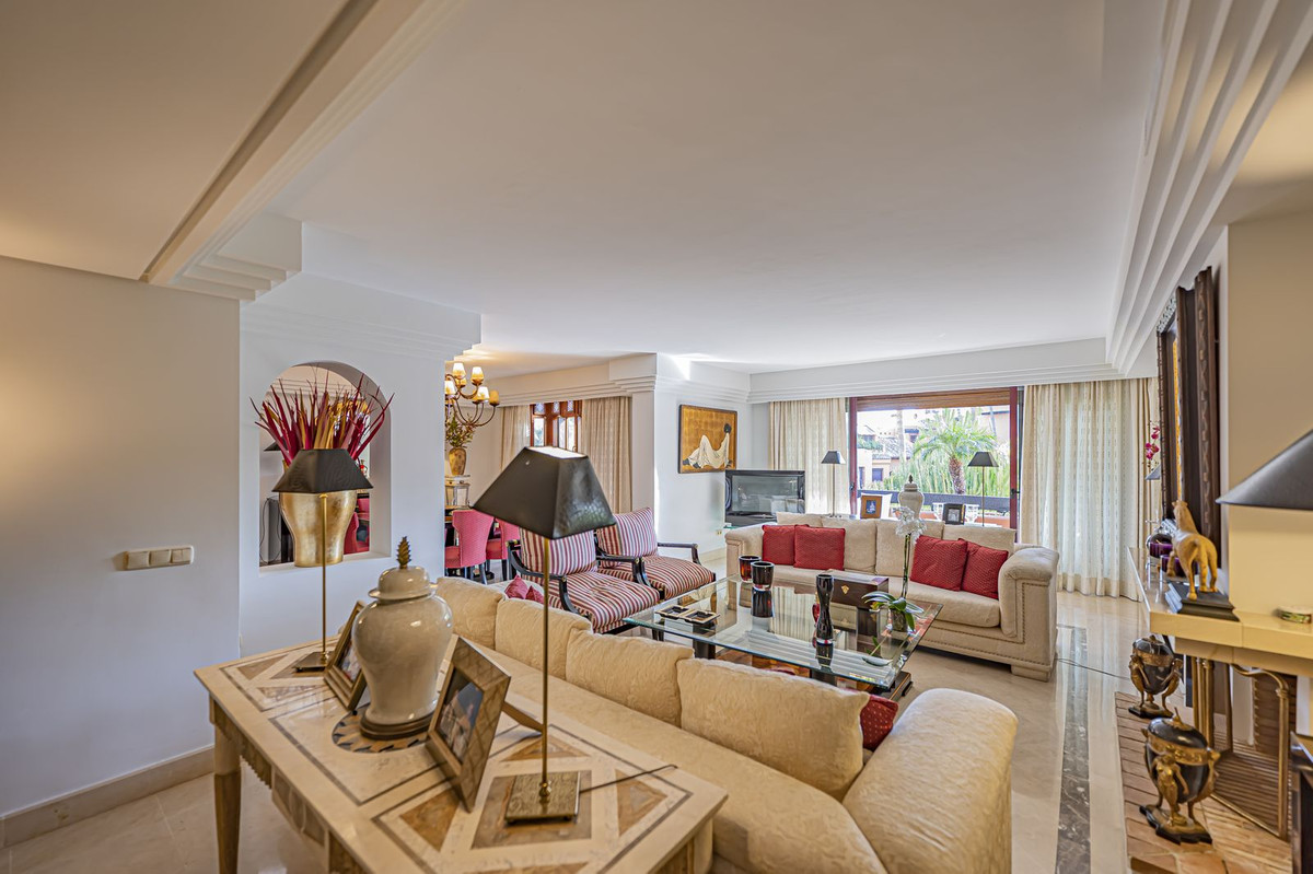 Penthouse te koop in Puerto Banús | 3 slaapkamers H5480587
