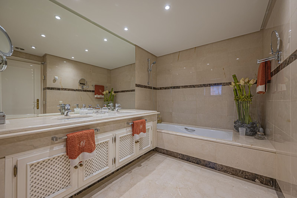 Penthouse te koop in Puerto Banús | 3 slaapkamers H5480587