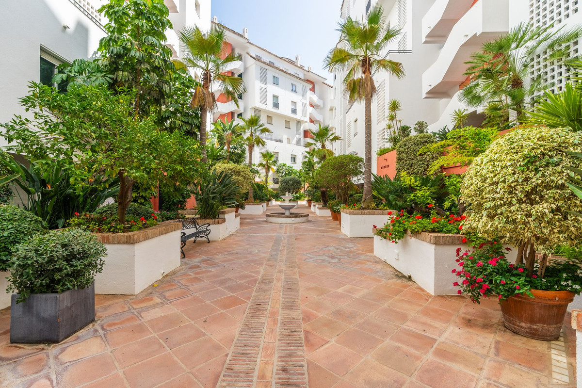 Appartement te koop in Puerto Banús | 2 slaapkamers H5486002