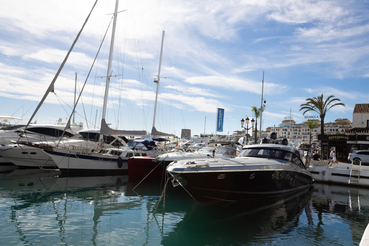 Appartement te koop in Puerto Banús | 2 slaapkamers H5496550