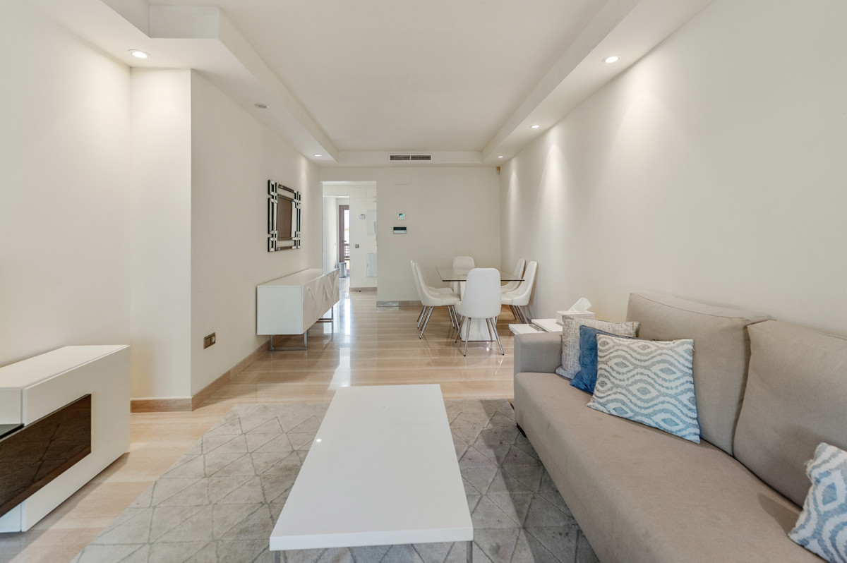 Appartement te koop in Puerto Banús | 2 slaapkamers H5503228