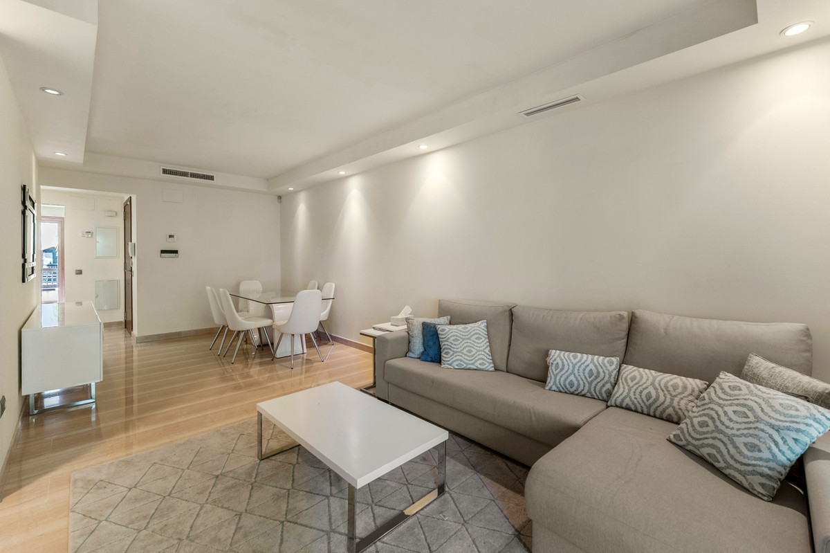Appartement te koop in Puerto Banús | 2 slaapkamers H5503228