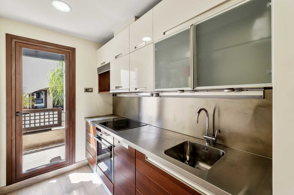 Appartement te koop in Puerto Banús | 2 slaapkamers H5503228