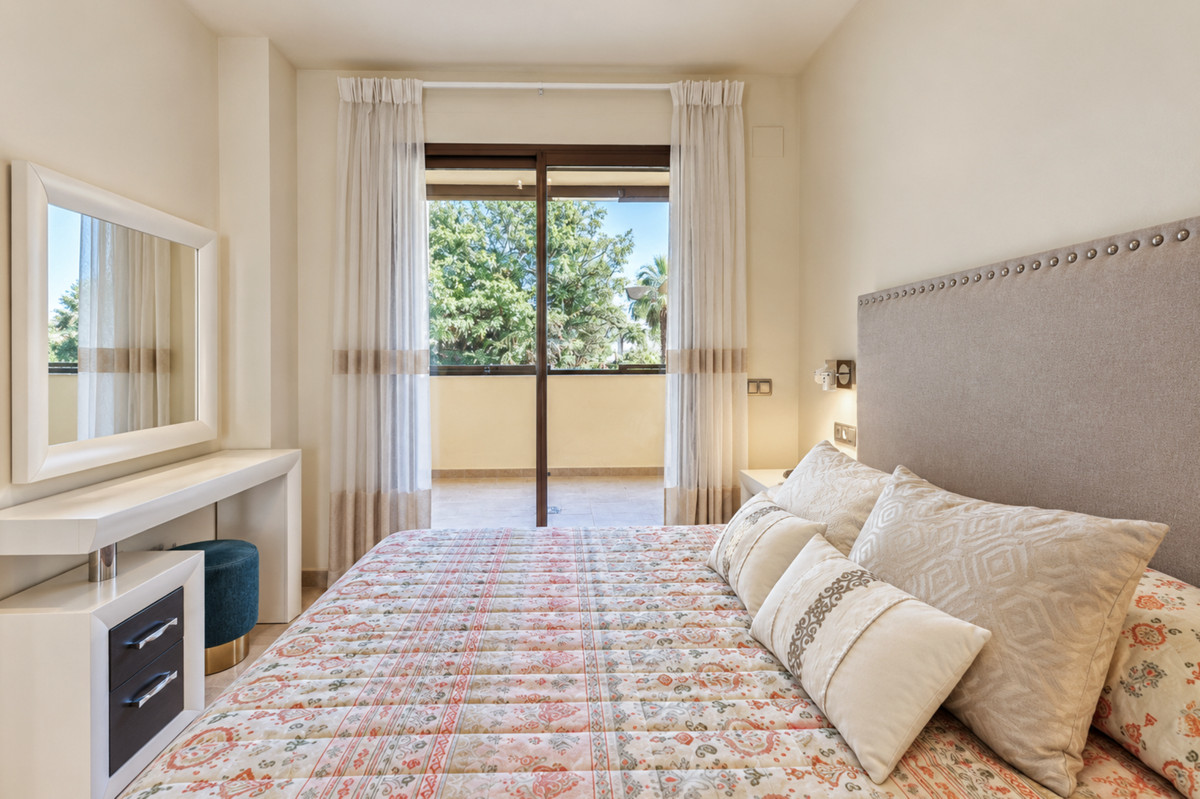 Appartement te koop in Puerto Banús | 2 slaapkamers H5503228