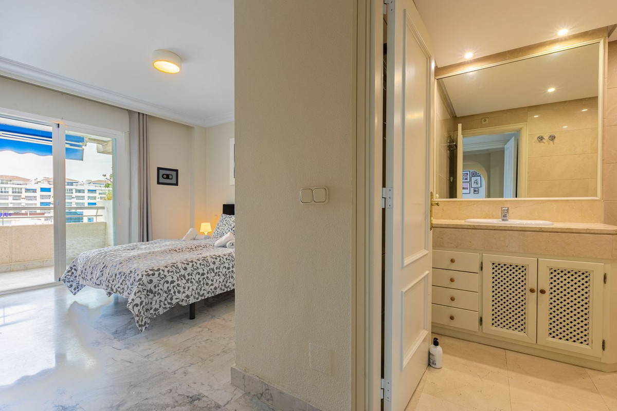 Appartement te koop in Puerto Banús | 2 slaapkamers H5517457