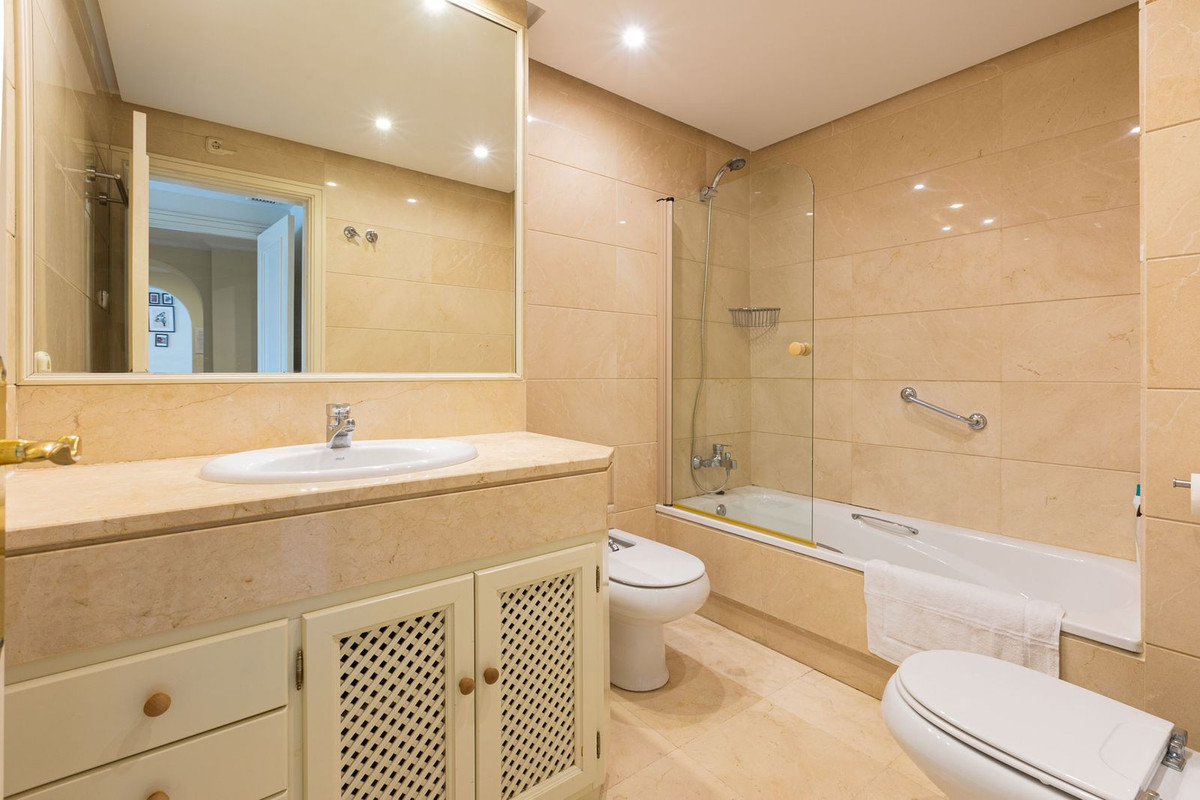Appartement te koop in Puerto Banús | 2 slaapkamers H5517457