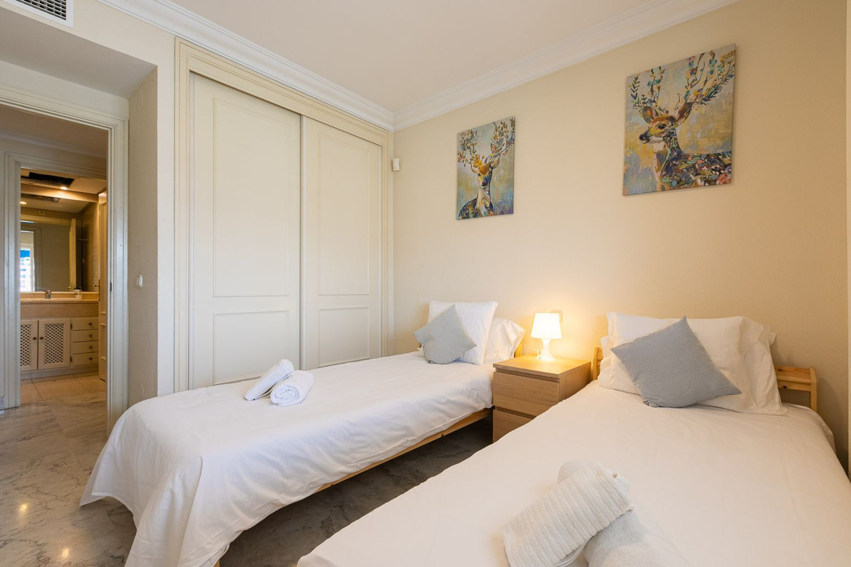 Appartement te koop in Puerto Banús | 2 slaapkamers H5517457