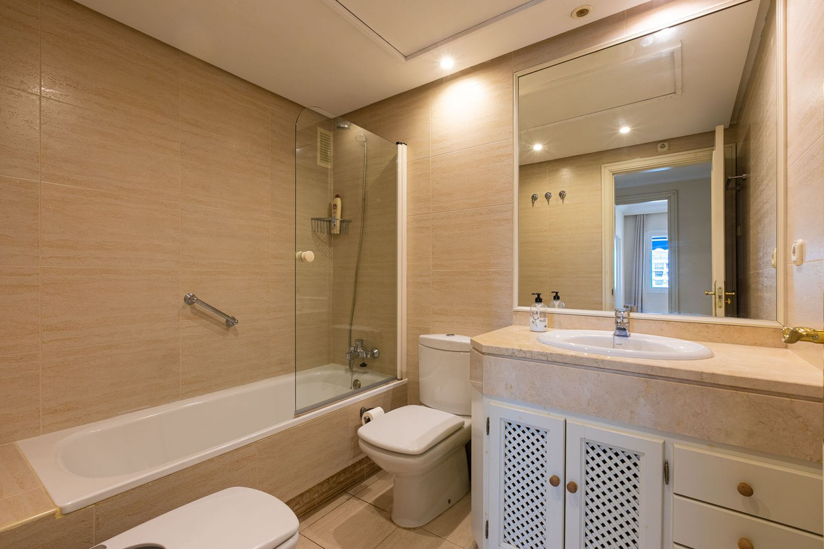 Appartement te koop in Puerto Banús | 2 slaapkamers H5517457