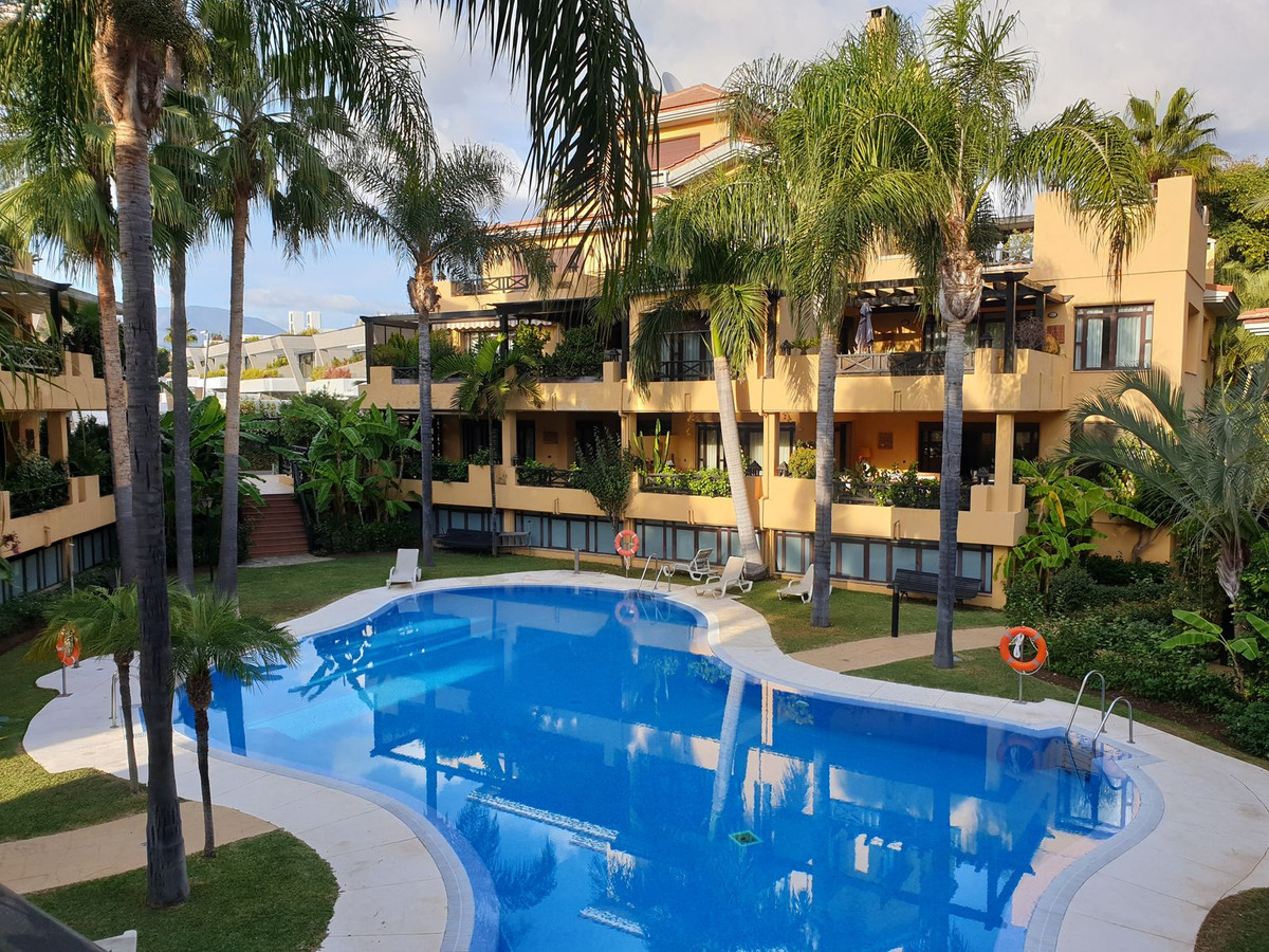 Appartement te koop in Puerto Banús | 2 slaapkamers H5523568
