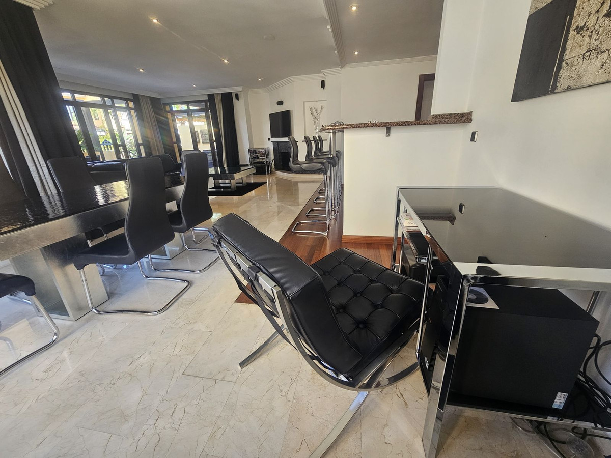 Appartement te koop in Puerto Banús | 2 slaapkamers H5523568