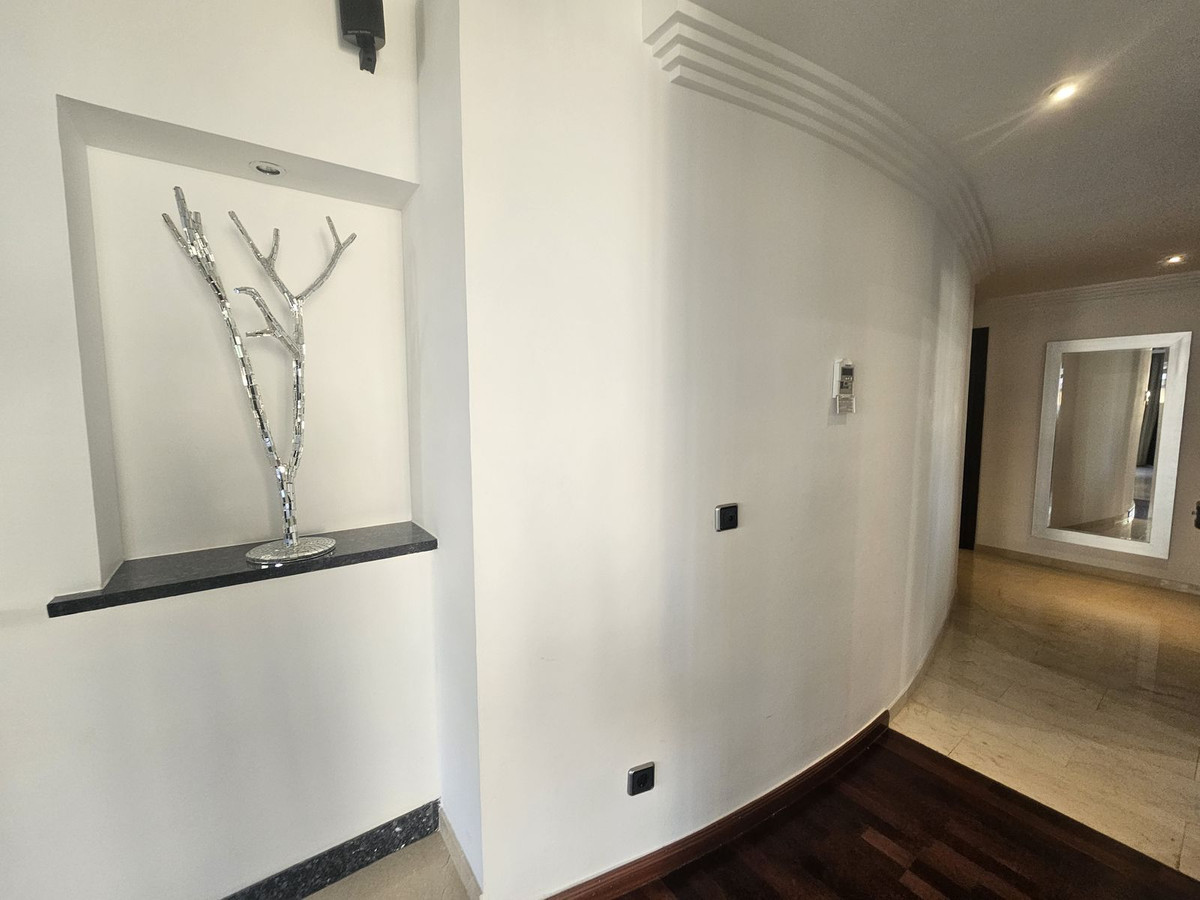 Appartement te koop in Puerto Banús | 2 slaapkamers H5523568