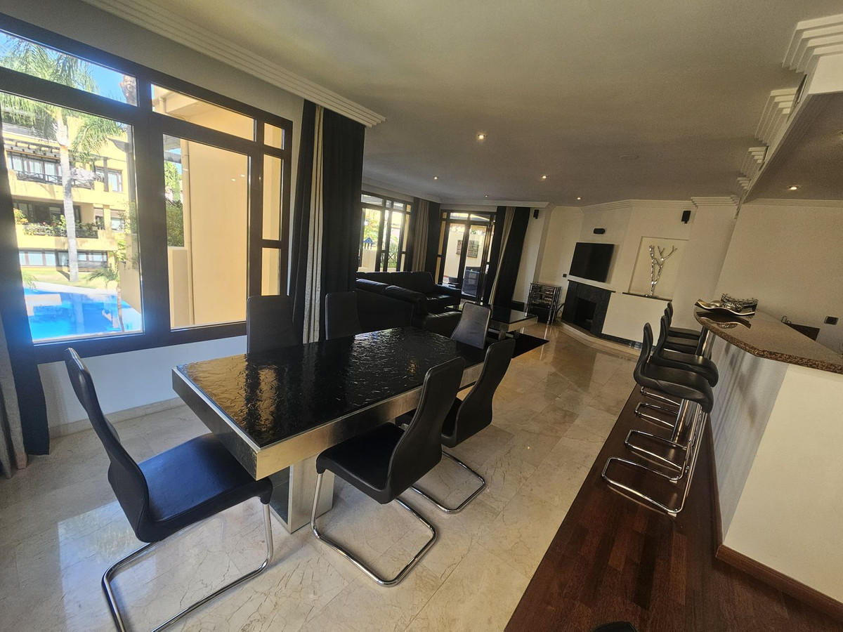 Appartement te koop in Puerto Banús | 2 slaapkamers H5523568
