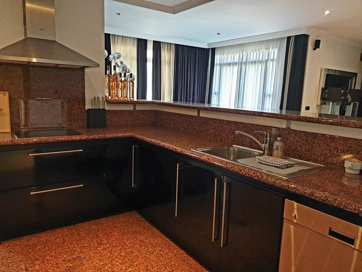 Appartement te koop in Puerto Banús | 2 slaapkamers H5523568