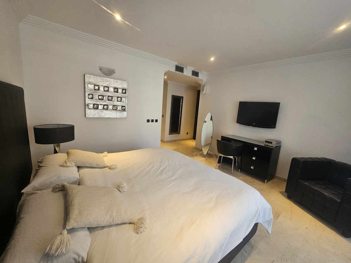Appartement te koop in Puerto Banús | 2 slaapkamers H5523568