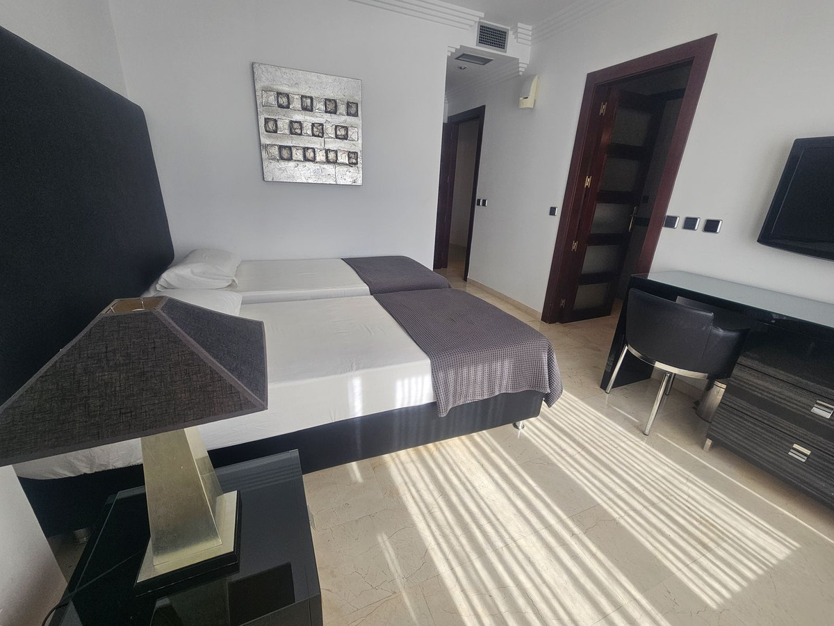 Appartement te koop in Puerto Banús | 2 slaapkamers H5523568
