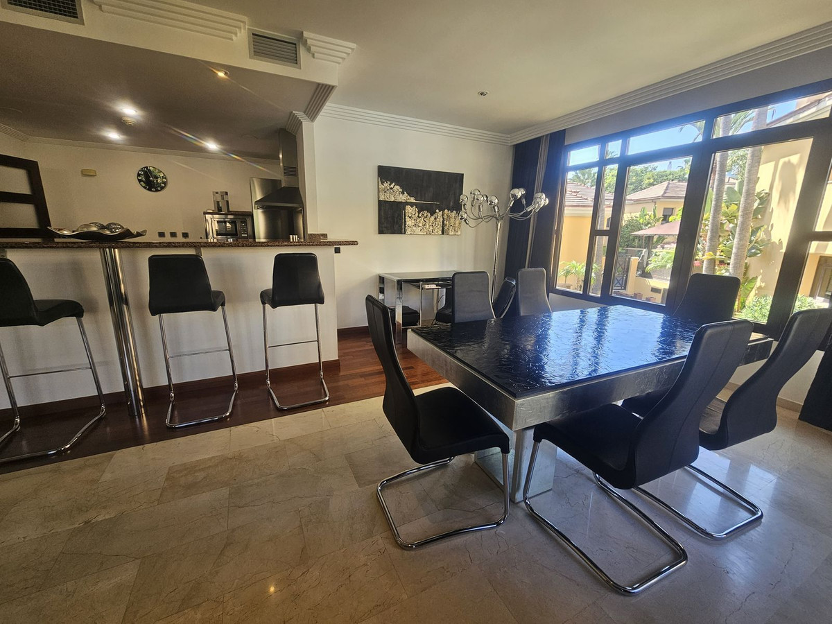 Appartement te koop in Puerto Banús | 2 slaapkamers H5523568
