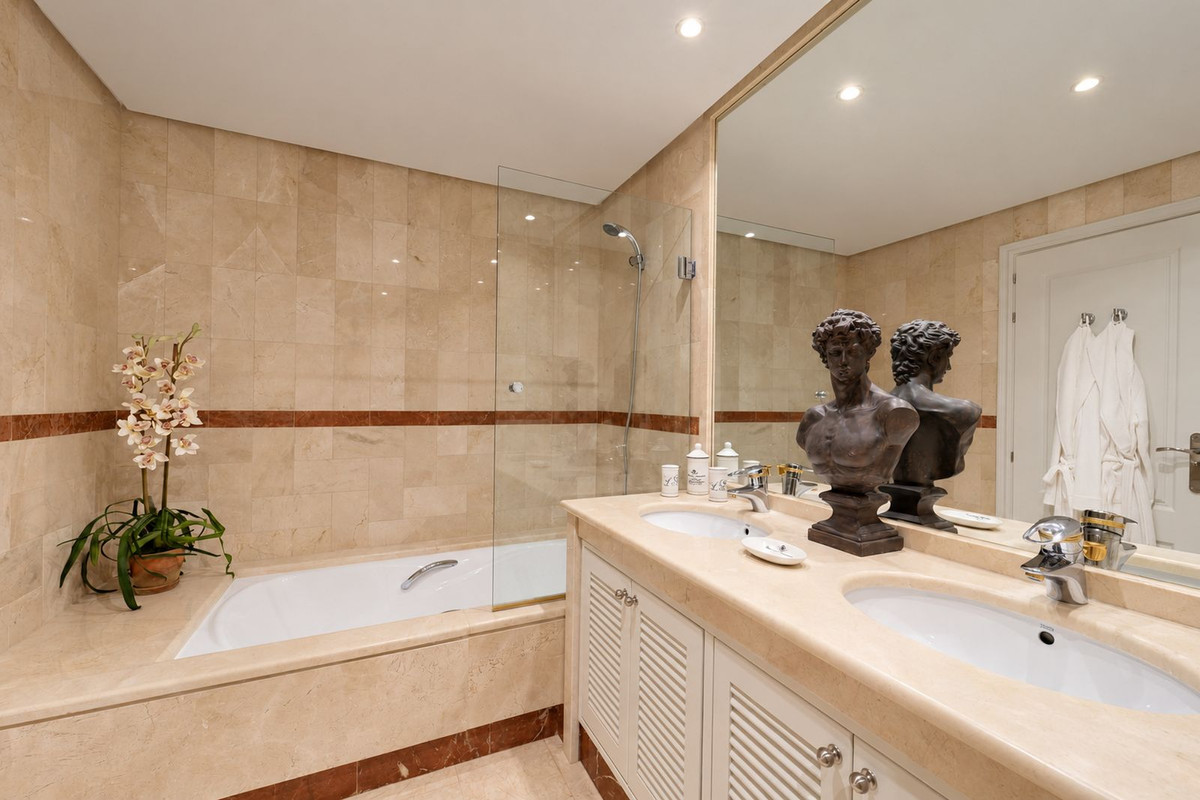 Huis te koop in Puerto Banús | 4 slaapkamers H5526928