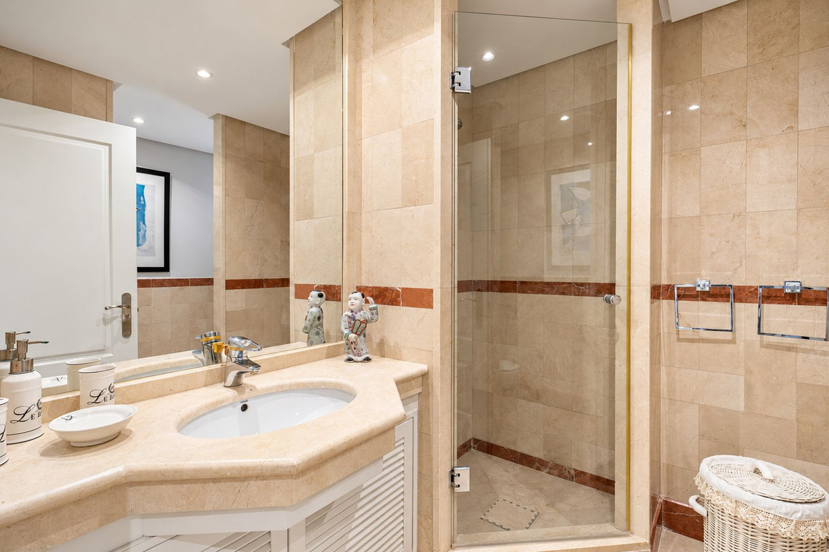 Huis te koop in Puerto Banús | 4 slaapkamers H5526928